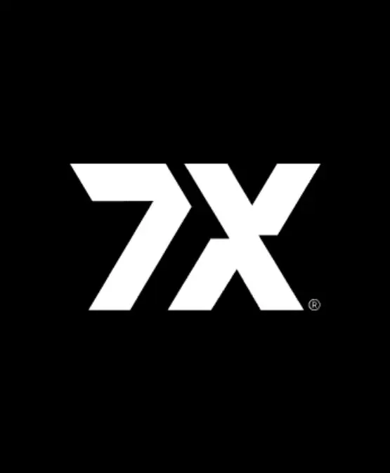 7xlogo-timeline-555x673